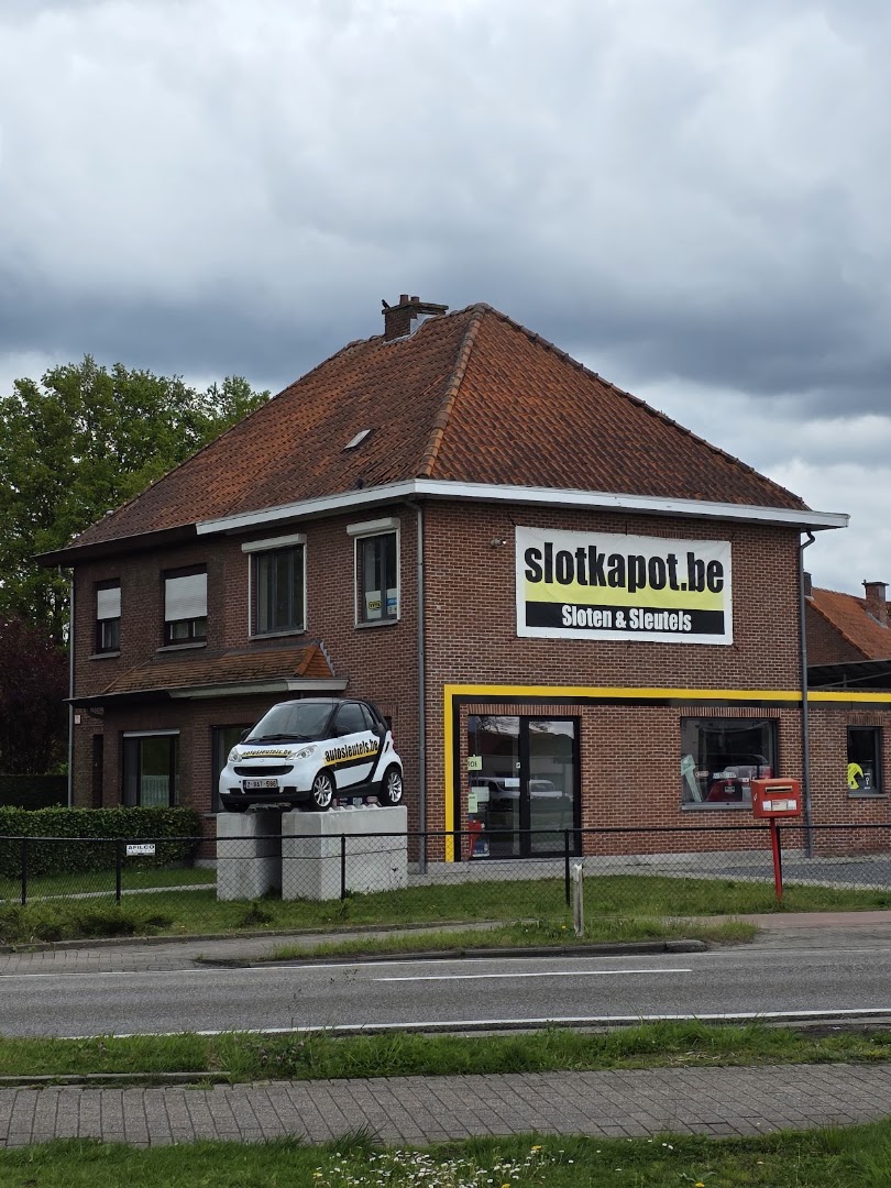 Foto van AST slotkapot slotenmaker en autosleutel laten bijmaken Turnhout in Turnhout, Slotenmaker (foto 3)