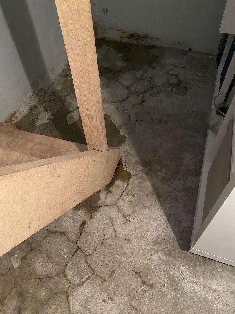 Foto van Vochtbestrijding Gent Aquavent - Kelderdichting - Vochtprobleem - Opstijgend Vocht - Kelderzwam in Gent — Bouwbedrijf (foto 3)
