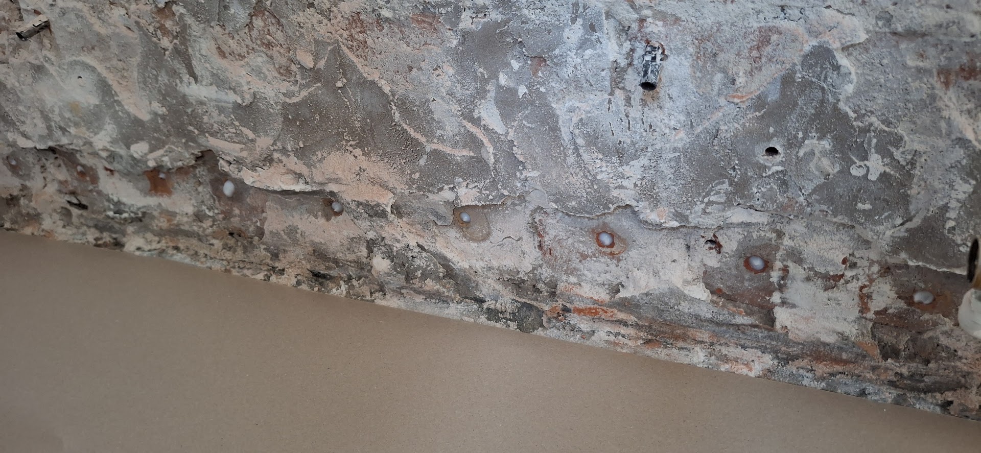 Foto van Drooghuys - Vochtbestrijding — Vochtbestrijder (foto 2)
