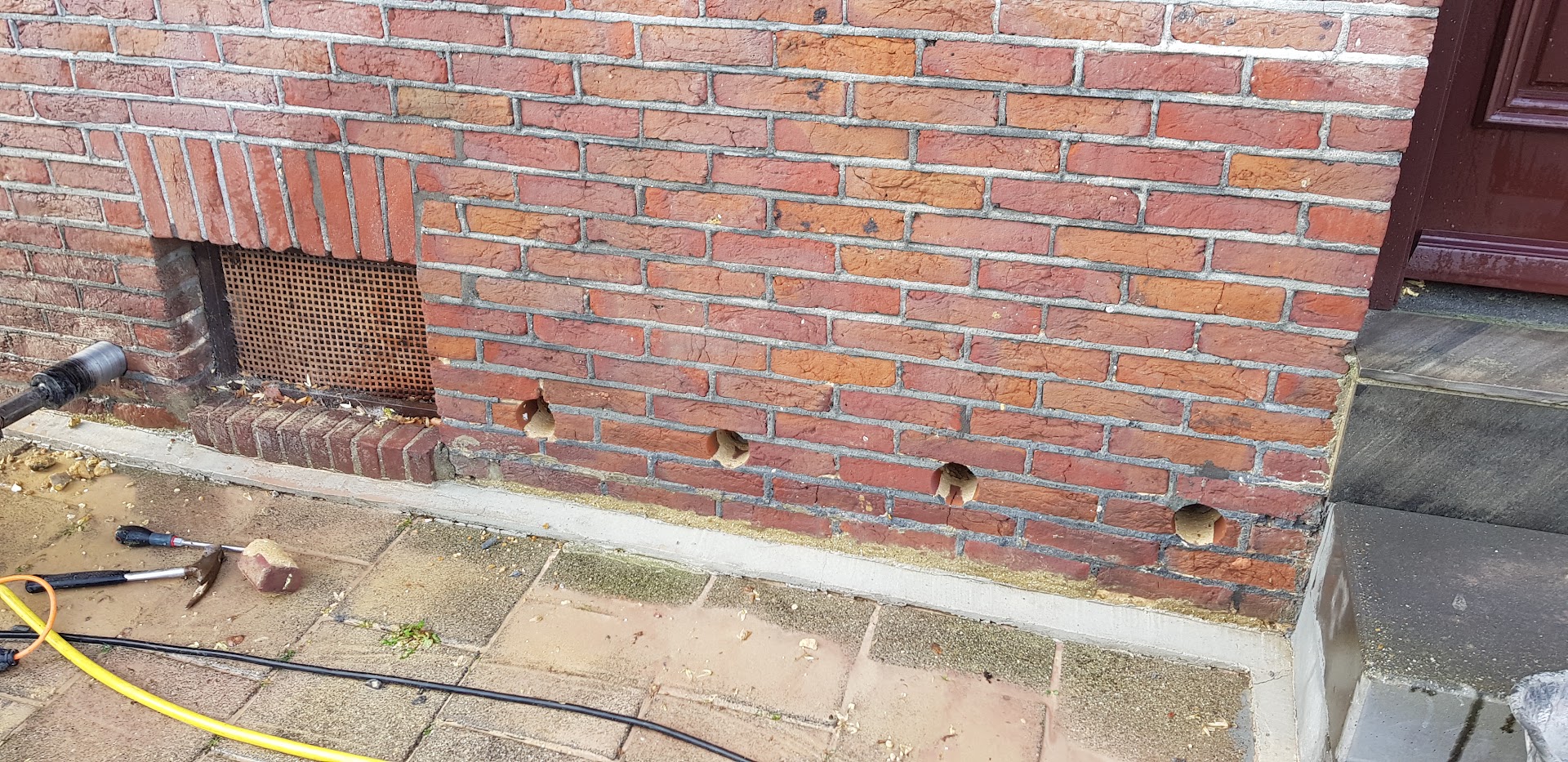 Foto van CAREBRICK Nederland BV Vochtbestrijding in Wijchen — Vochtweringsbedrijf (foto 3)
