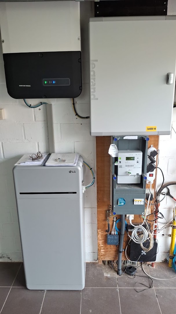 Foto van AVB - Technieken - Ventilatie/Zonnepanelen/Elektriciteit — Installateur (foto 2)