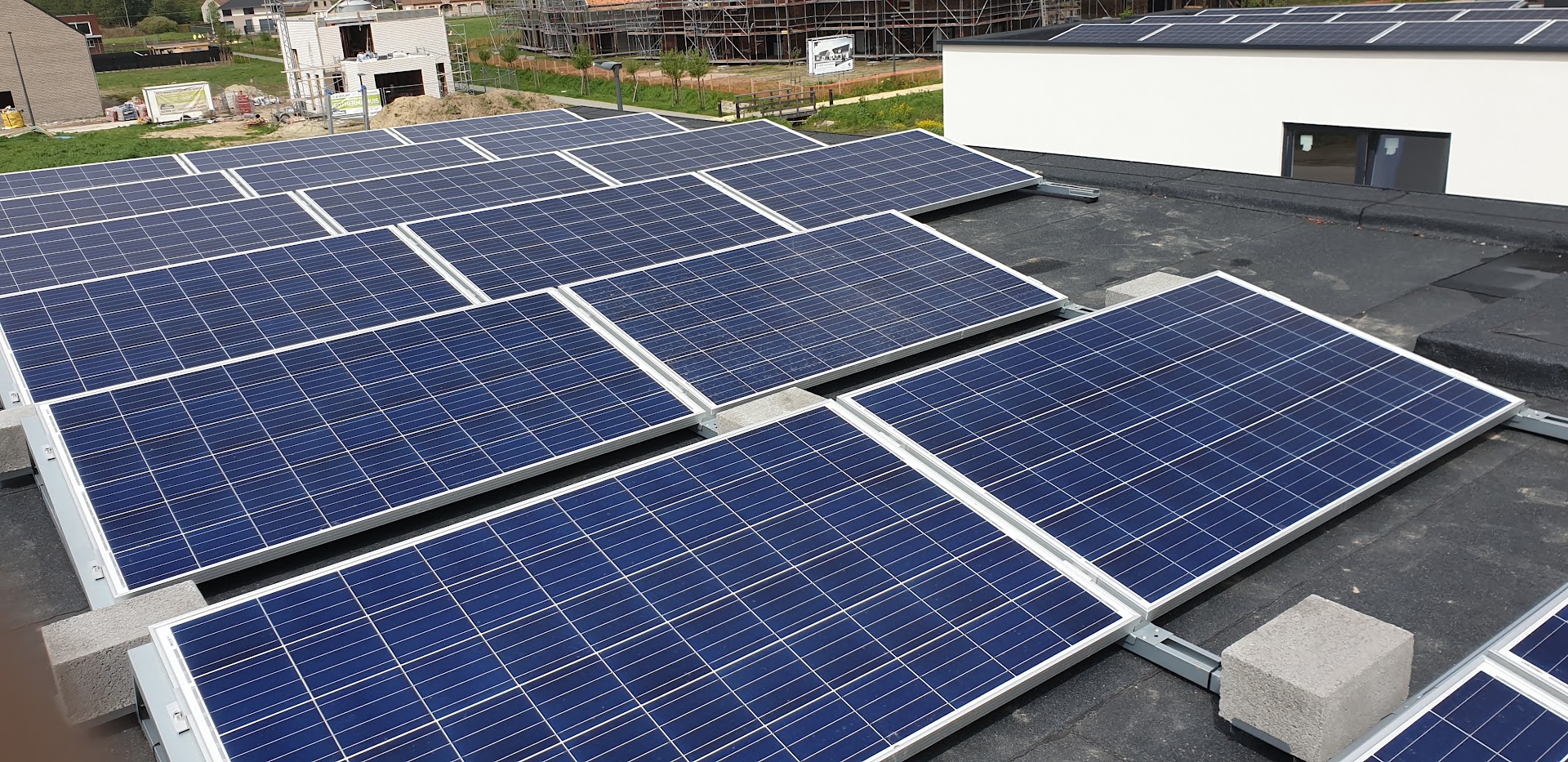 Foto van AVB - Technieken - Ventilatie/Zonnepanelen/Elektriciteit — Installateur (foto 3)