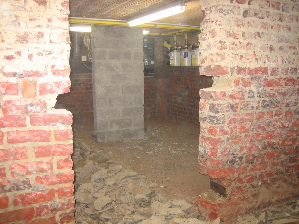 Foto van Yves Kelderdichting bv — Vochtbestrijder (foto 2)