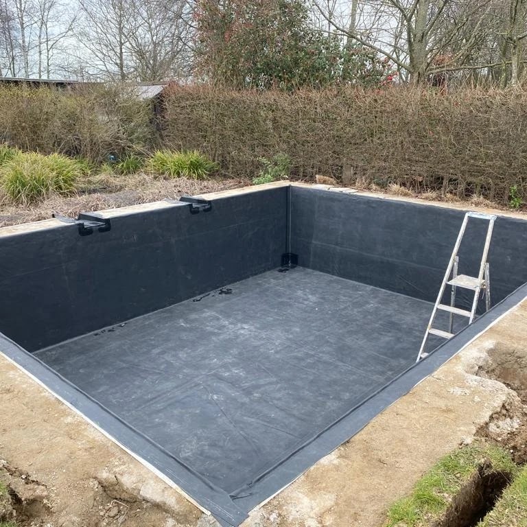 Foto van D&R Tuinaanleg, Onderhoud en Vijverbouw in Aarschot — Aannemer voor vijvers (foto 3)
