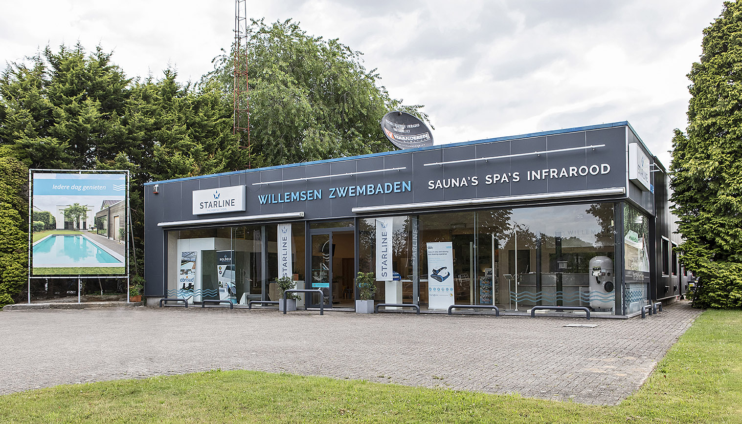Foto van Willemsen Zwembaden in Turnhout, Zwembadbouwer (foto 1)