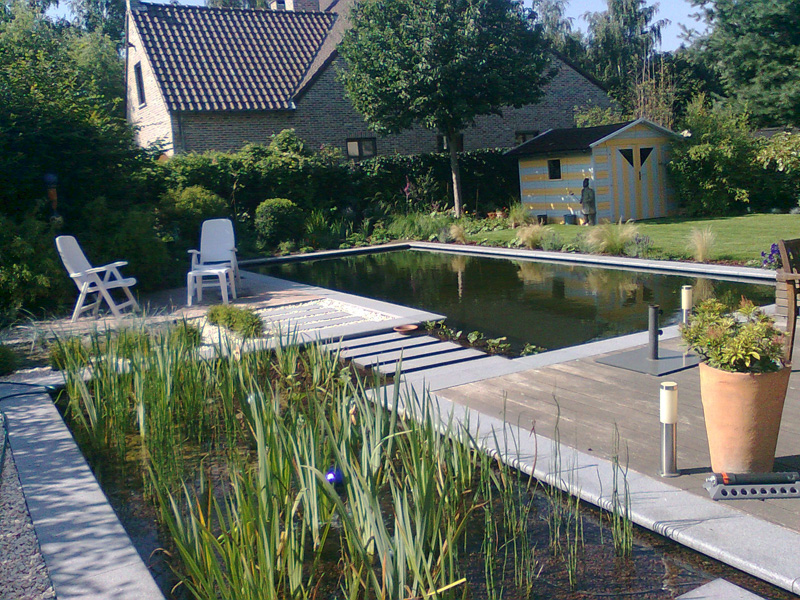 Foto van Pura Vida in Mol, Zwemvijverbouwer (foto 2)