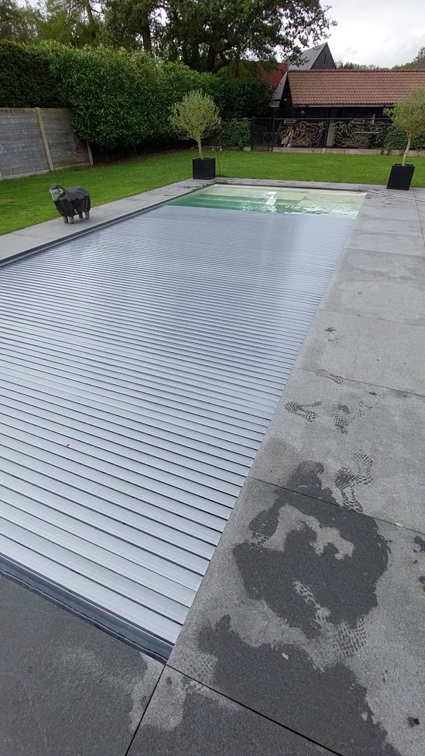 Foto van Vancocover, Zwembadrolluiken (foto 3)