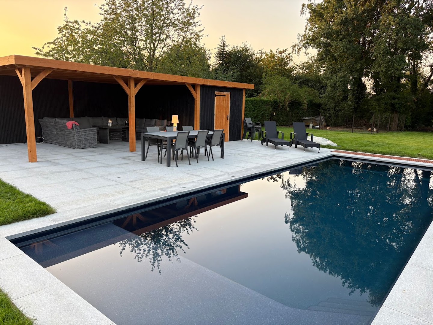 Foto van Exclusive Pools BV in Heist-op-den-Berg, Zwembadbouwer (foto 1)