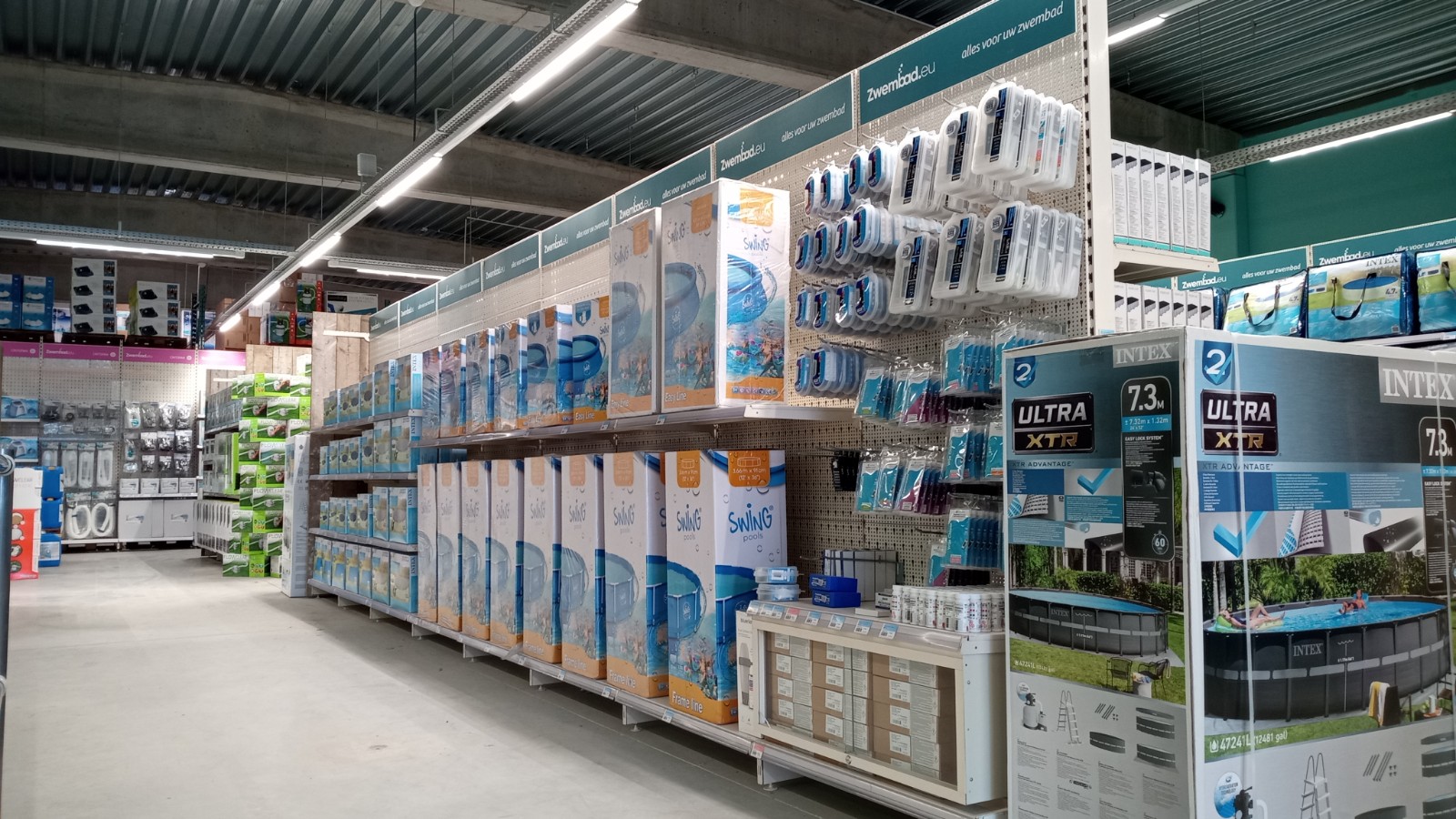 Foto van Zwembad.eu - Tongeren in Tongeren-Borgloon, Zwembadwinkel (foto 1)