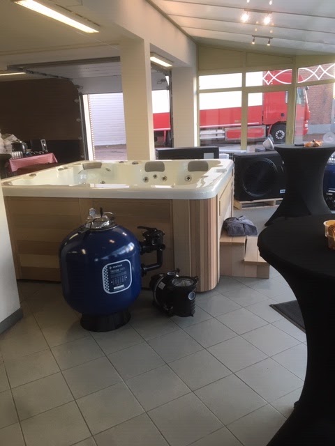 Foto van Zwembad-Markt in Tessenderlo-Ham, Zwembadbouwer (foto 3)