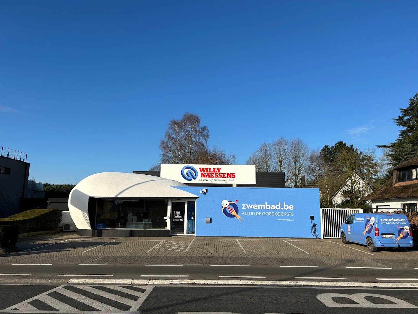 Foto van Willy Naessens Swimming Pools Sint-Martens-Latem in Sint-Martens-Latem, Zwembadwinkel (foto 1)