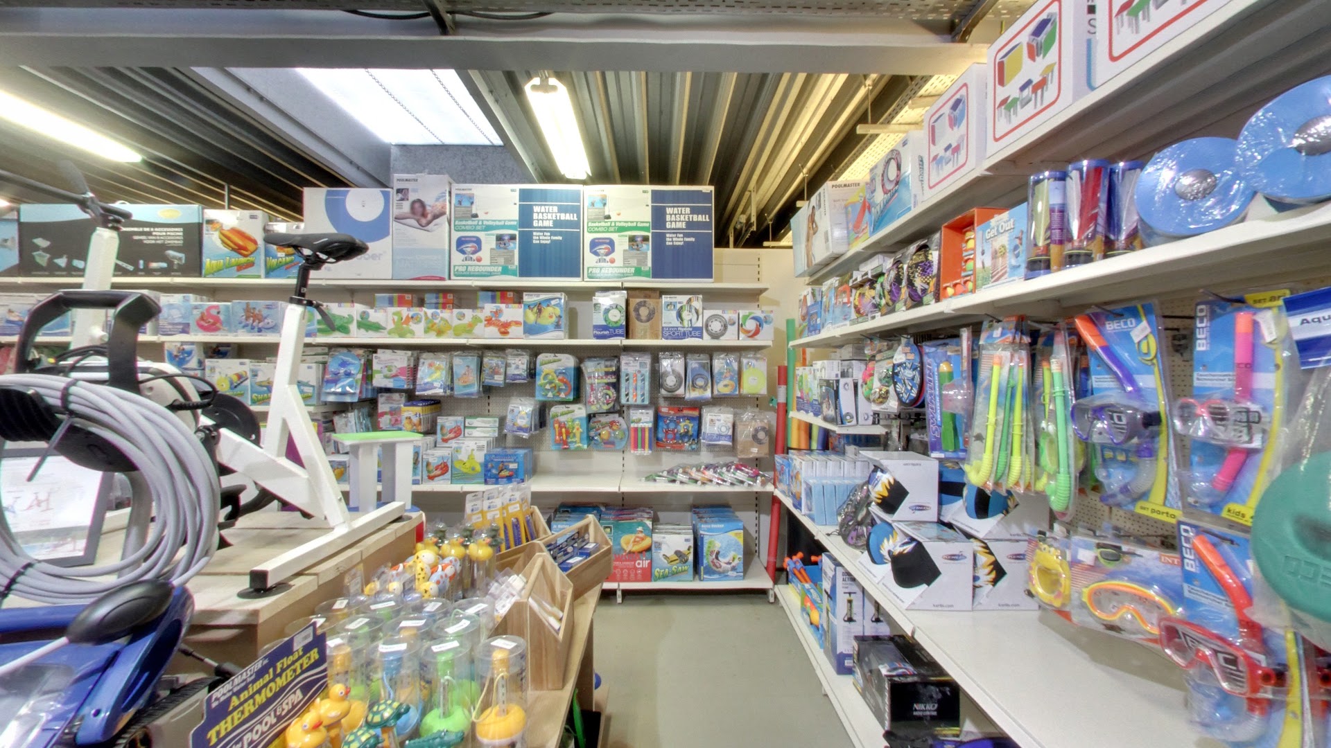 Foto van Willy Naessens Swimming Pools Sint-Martens-Latem in Sint-Martens-Latem, Zwembadwinkel (foto 3)