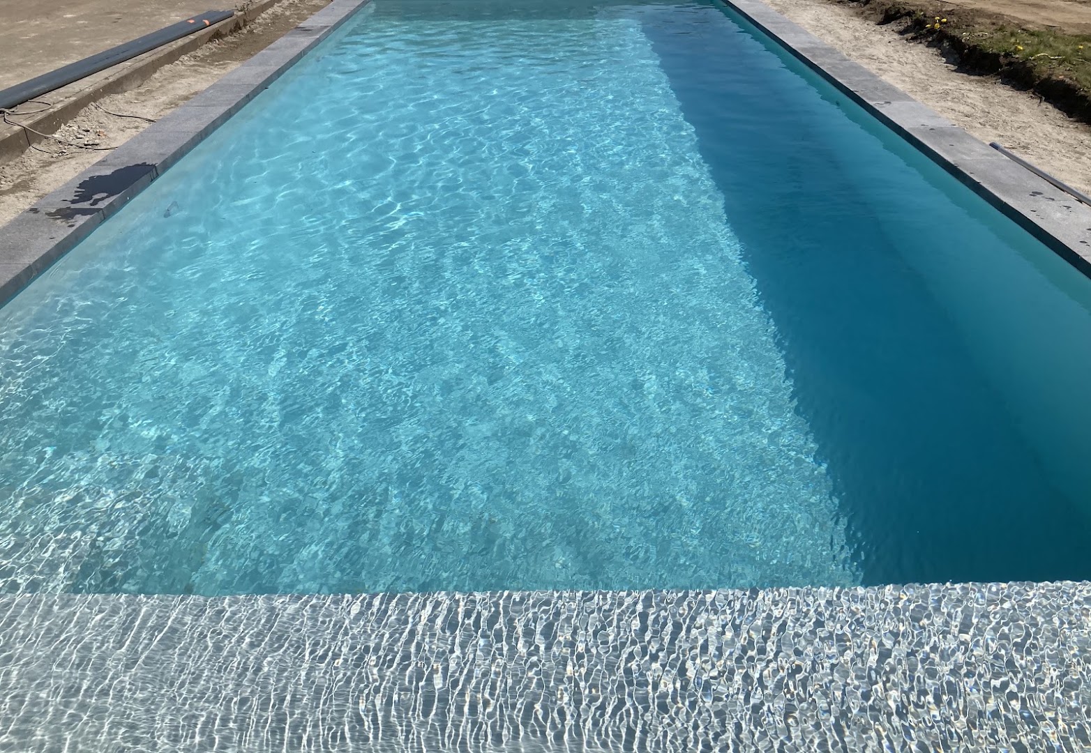 Foto van JS Pools in Lebbeke, Zwembadbouwer (foto 1)