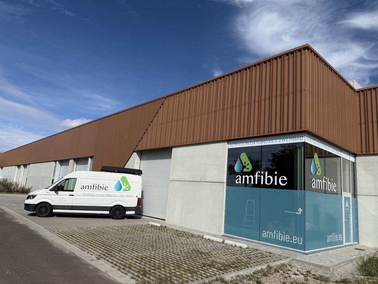 Foto van Amfibie bv in Hasselt, Zwembadonderhoud (foto 1)