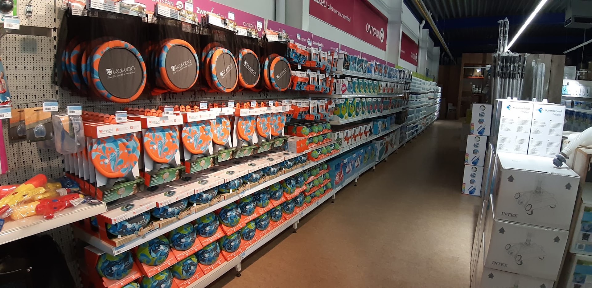 Foto van Zwembad.eu - Kuurne / Kortrijk in Kuurne, Zwembadwinkel (foto 3)