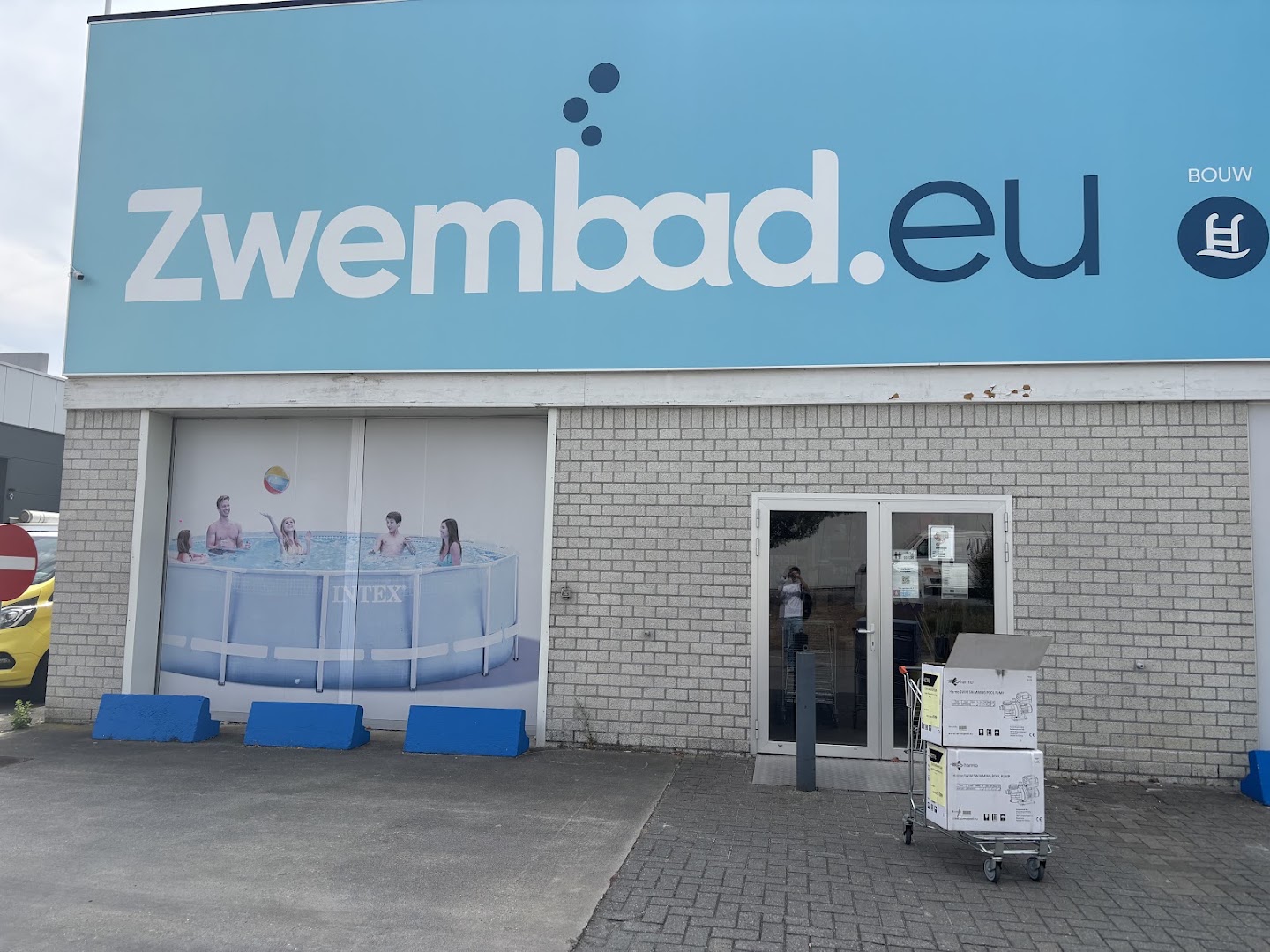 Foto van Zwembad.eu - Kontich in Kontich, Zwembadwinkel (foto 1)