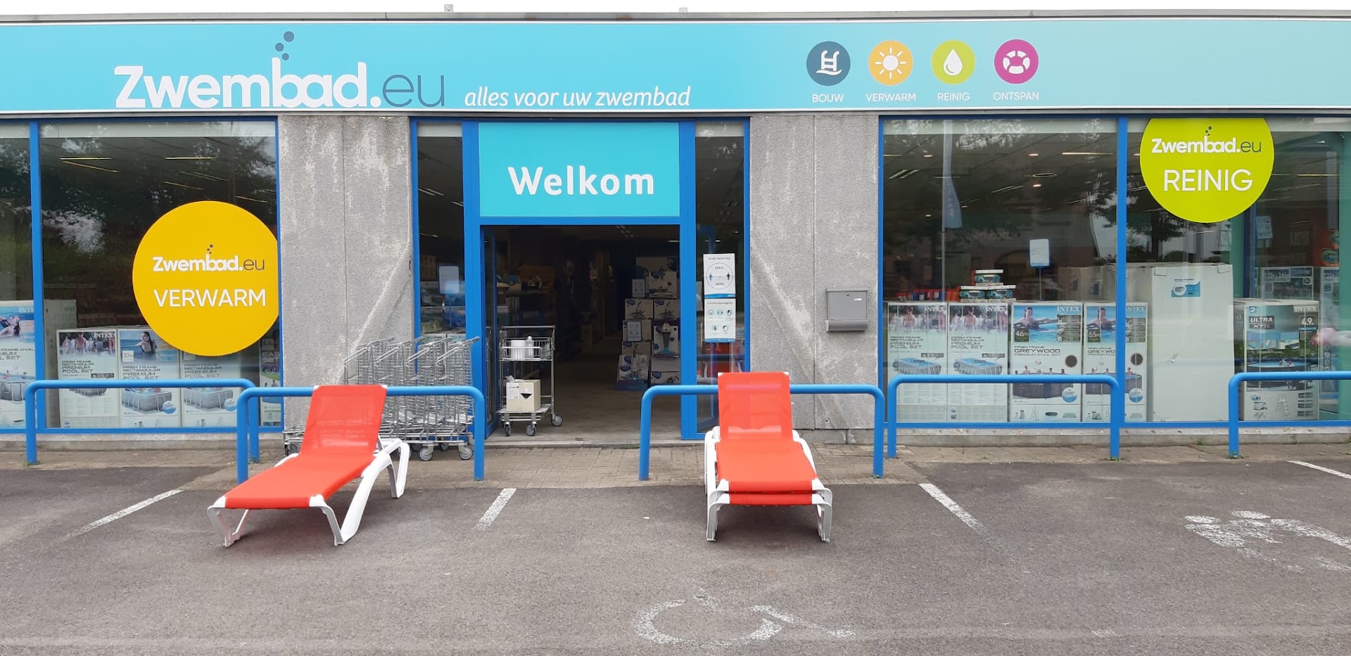 Foto van Zwembad.eu Sint-Niklaas in Sint-Gillis-Waas, Zwembadwinkel (foto 1)