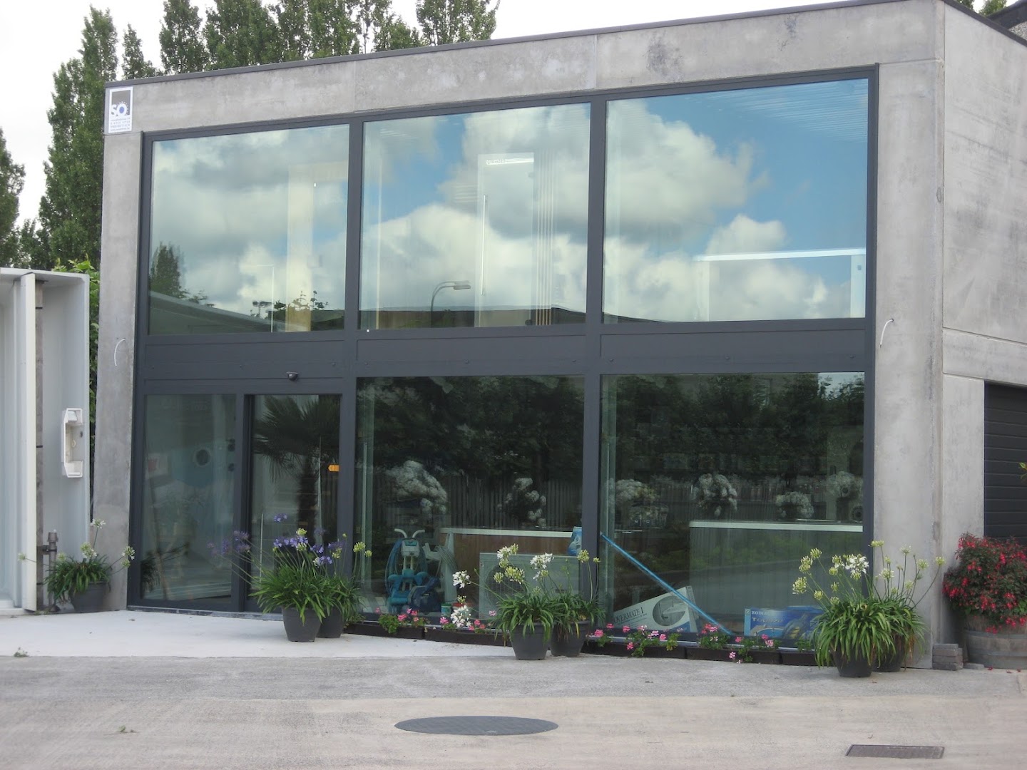 Foto van Polybad zwembaden en spa's in Poperinge, Zwembadbouwer (foto 1)