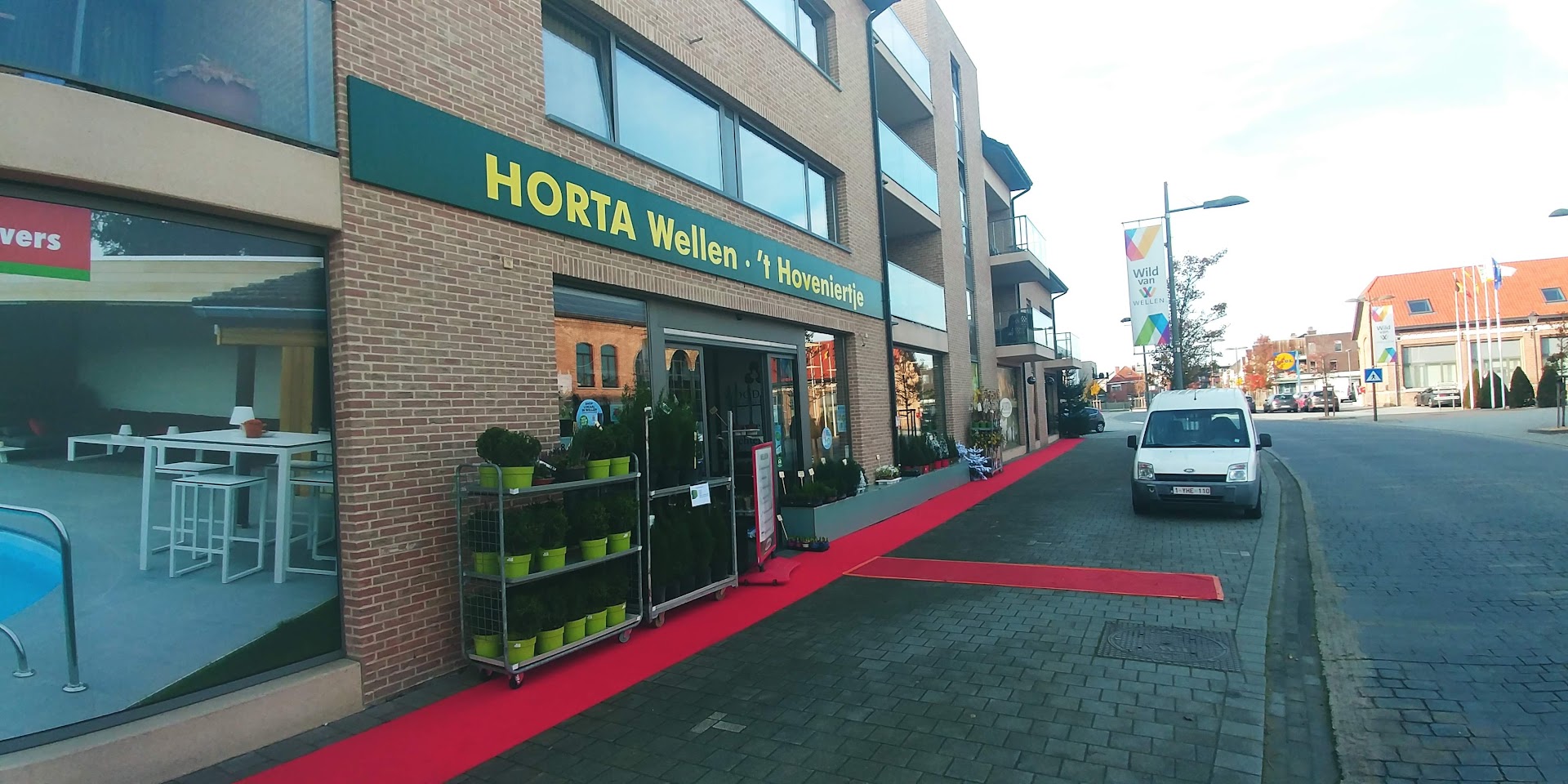 Foto van 't Hoveniertje in Wellen, Koi handelaar (foto 2)