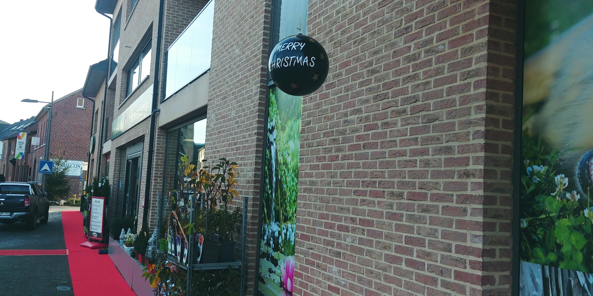 Foto van 't Hoveniertje in Wellen, Koi handelaar (foto 3)