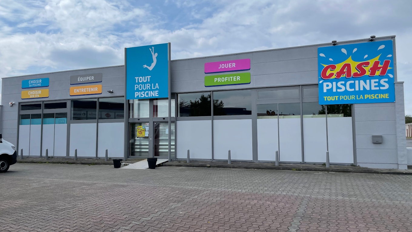 Foto van Cash Piscines in Charleroi, Zwembadenwinkel (foto 1)