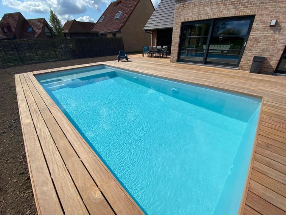 Foto van Neptune Piscines Belgique in Frasnes-lez-Anvaing, Aannemer voor zwembad (foto 1)