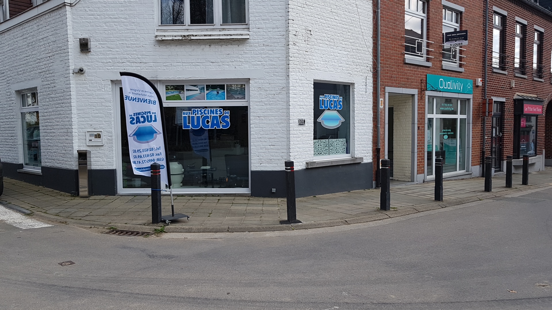 Foto van Aux Piscines de Lucas in Lasne, Zwembadenwinkel (foto 1)