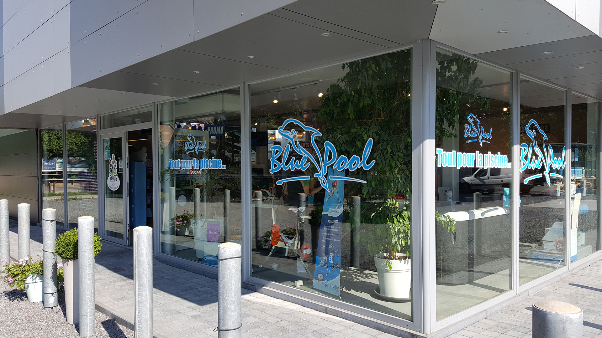 Foto van Jdl & Co in Nivelles, Zwembadenwinkel (foto 1)