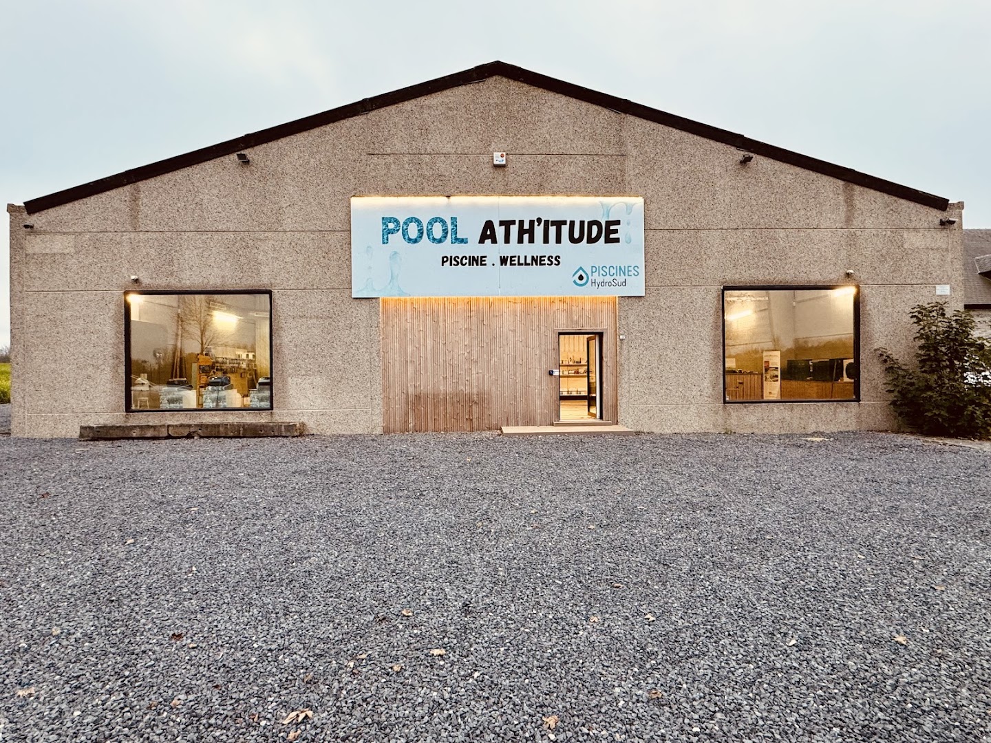Foto van Pool Ath'itude - PISCINES HydroSud Leuze in Leuze-en-Hainaut, Zwembadenwinkel (foto 1)