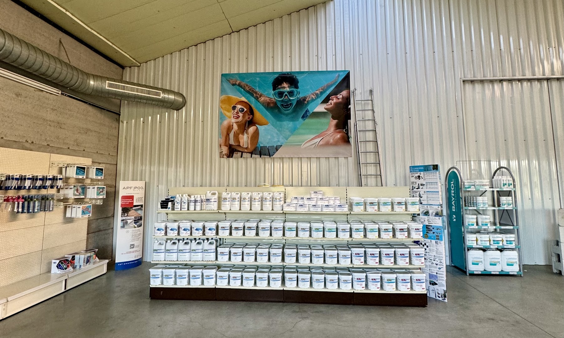 Foto van Pool Ath'itude - PISCINES HydroSud Leuze in Leuze-en-Hainaut, Zwembadenwinkel (foto 3)