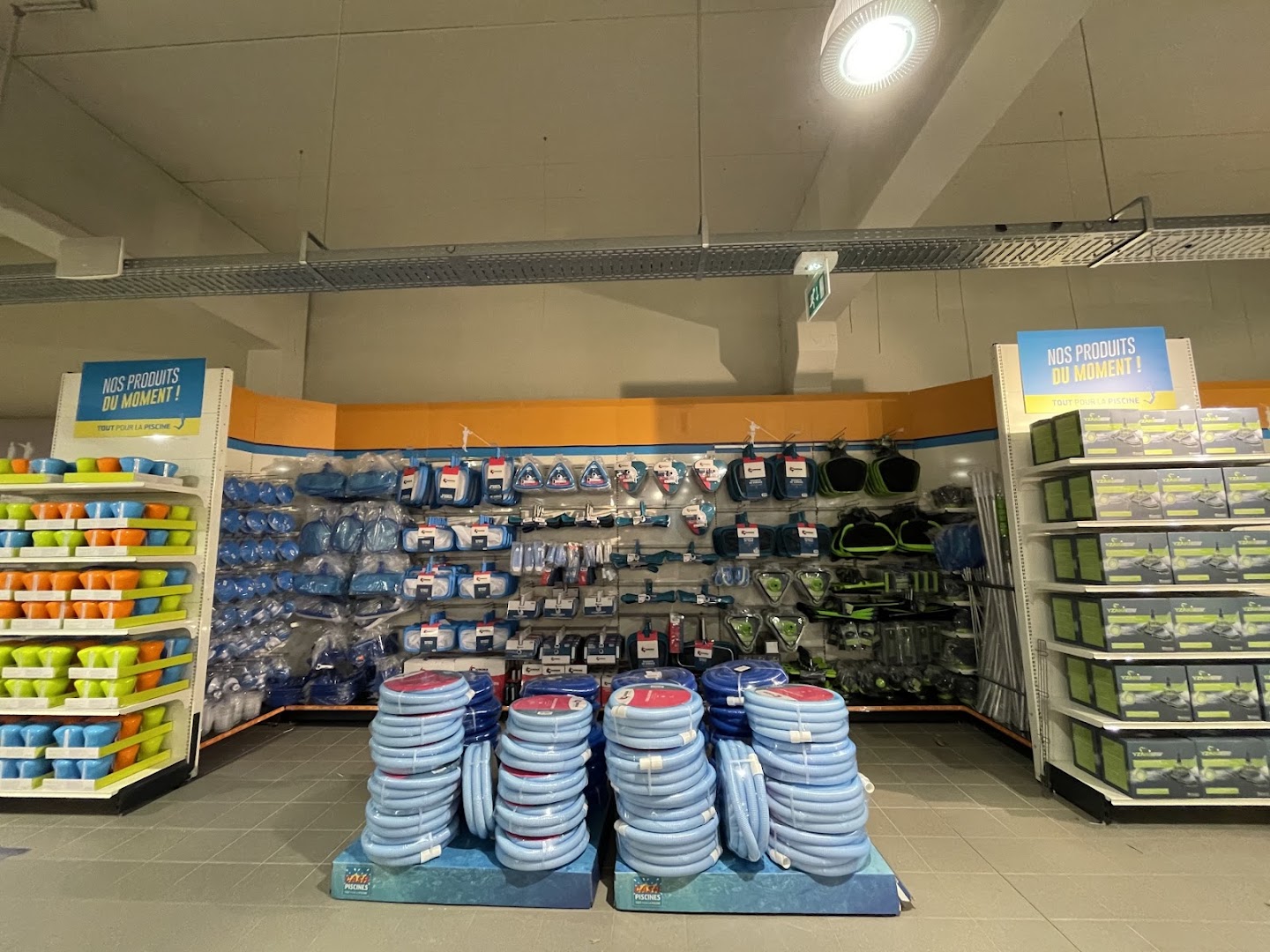 Foto van Cash Piscines in Saint-Georges-sur-Meuse, Zwembadenwinkel (foto 3)