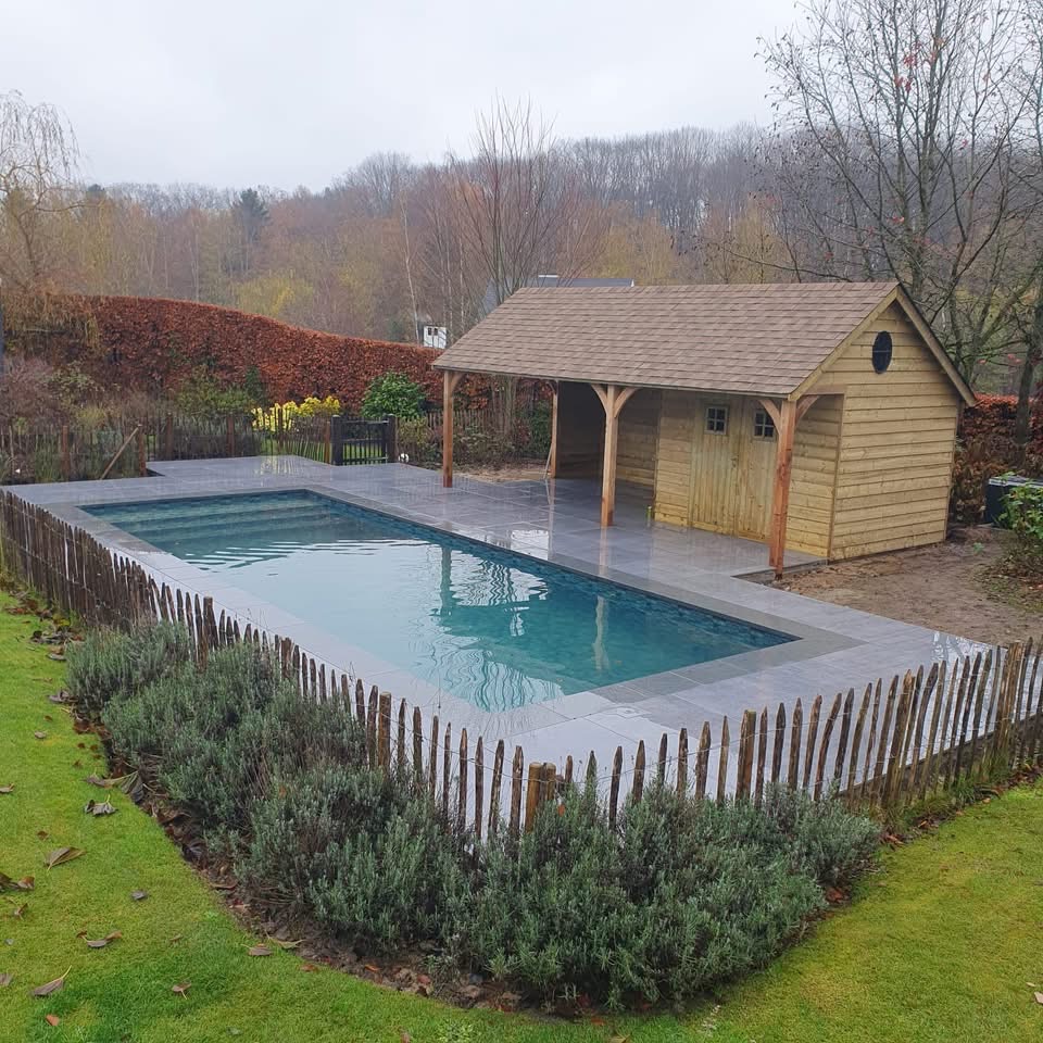 Foto van Pool Deluxe - Constructeur de piscines & magasin, Jacuzzi · Sauna · Brabant Wallon in Lasne, Zwembadenwinkel (foto 3)