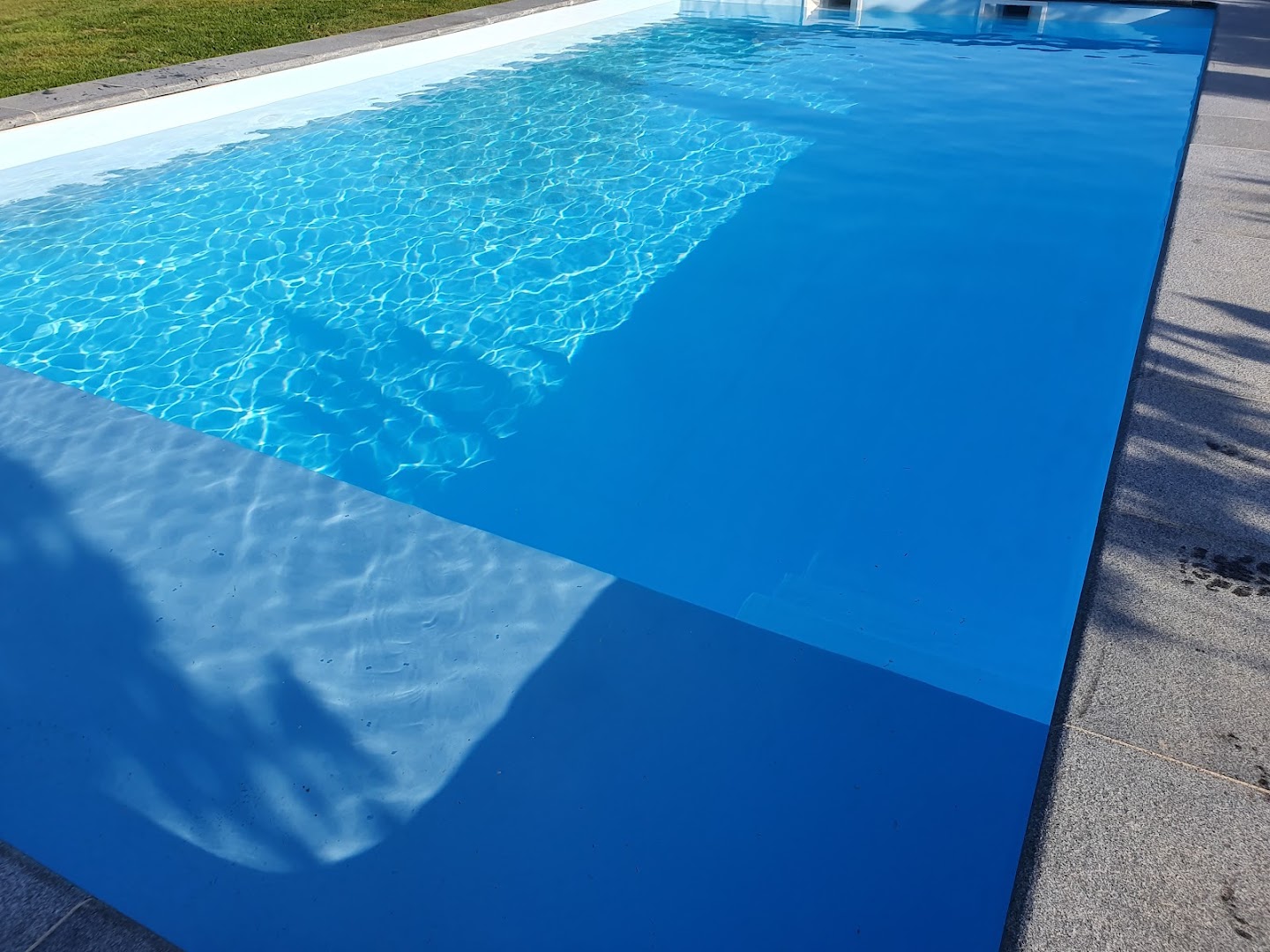 Foto van De fil et d'eau in Vise, Aannemer voor zwembad (foto 1)