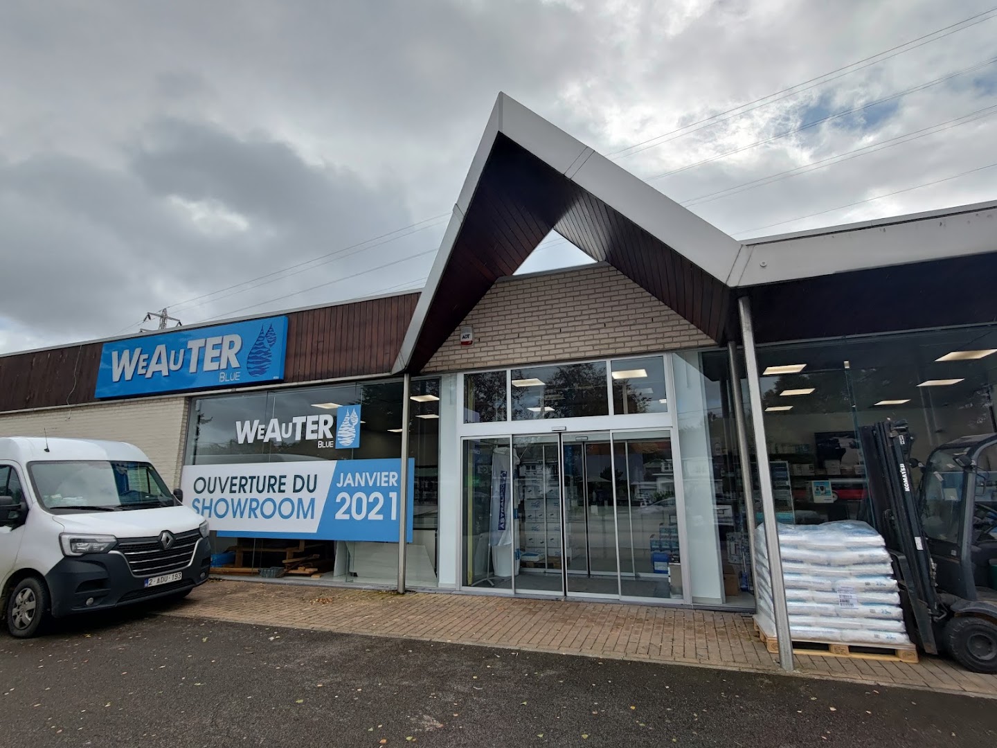 Foto van Weauter Blue in Neupré, Zwembadenwinkel (foto 1)