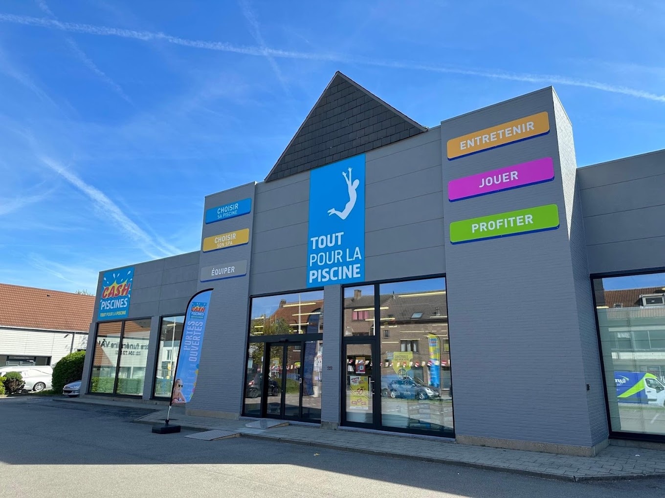 Foto van Cash Piscines Waterloo - Brussels South in Waterloo, Zwembadenwinkel (foto 1)