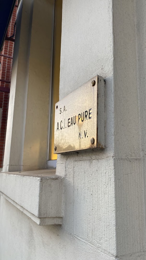 Foto van Eau Pure Piscines in Brussel, Zwembadenwinkel