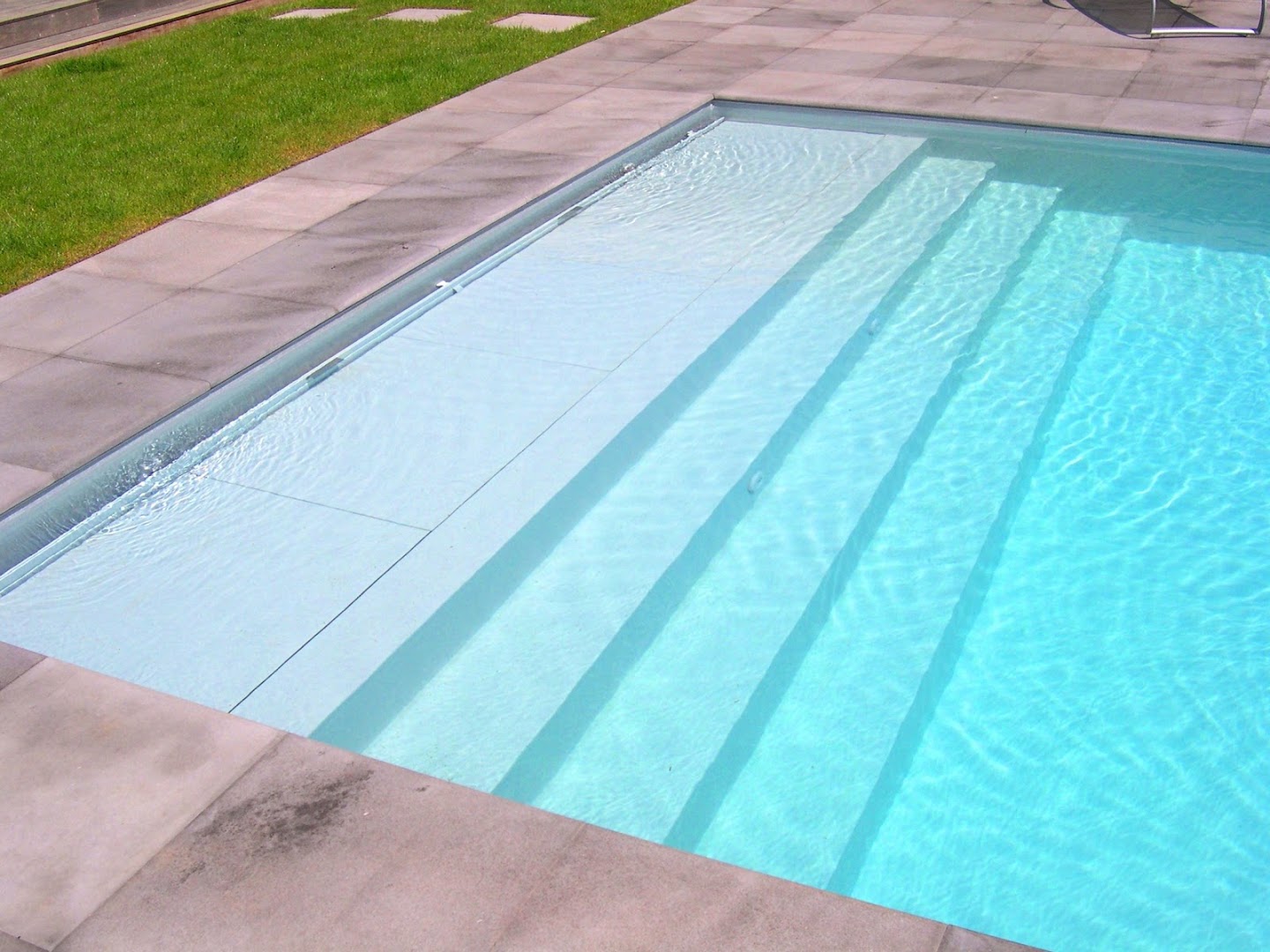 Foto van Aquacover in Andenne, Aannemer voor zwembad (foto 3)
