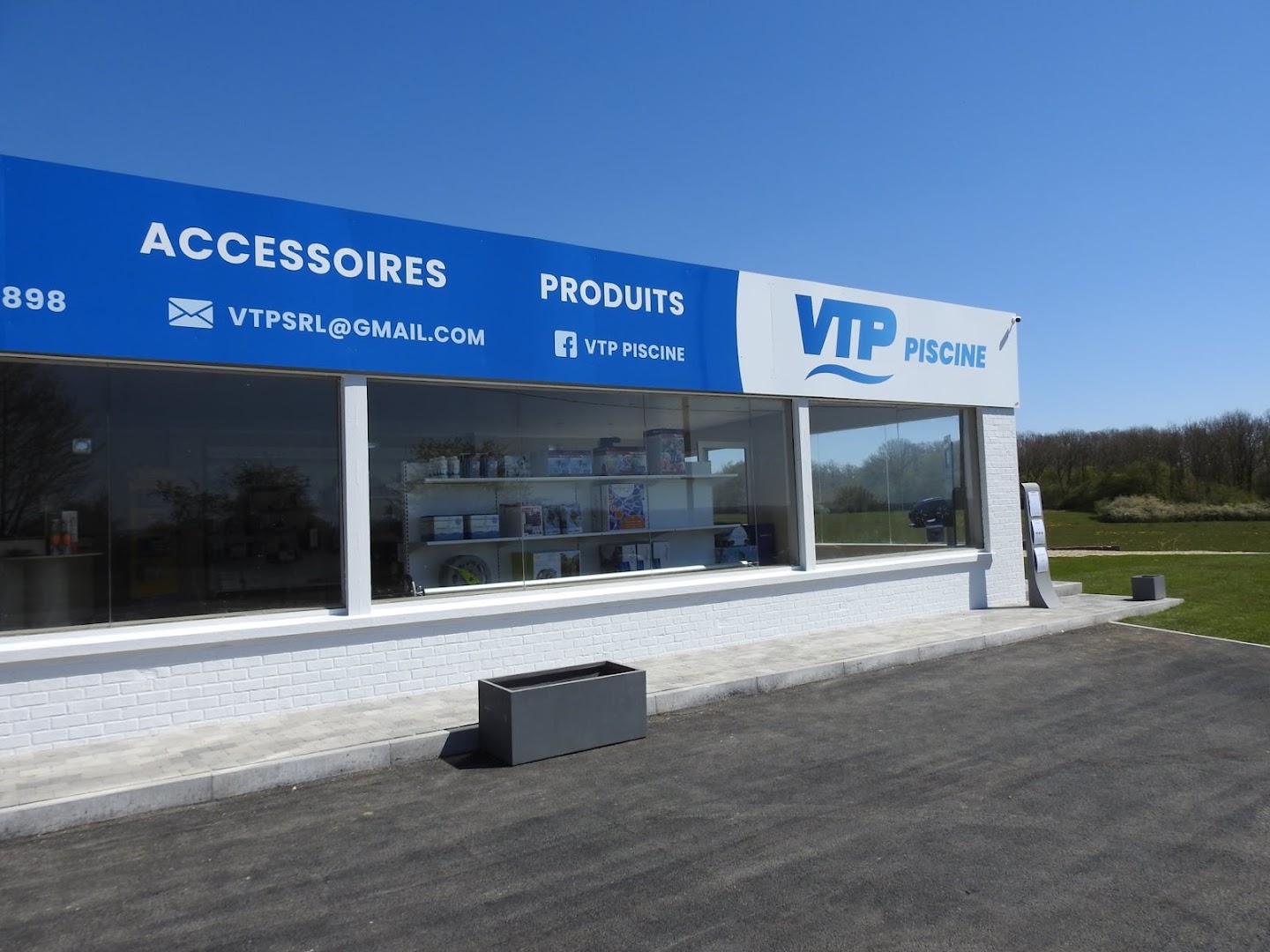 Foto van VTP PISCINE in Merlemont, Zwembadenwinkel (foto 1)