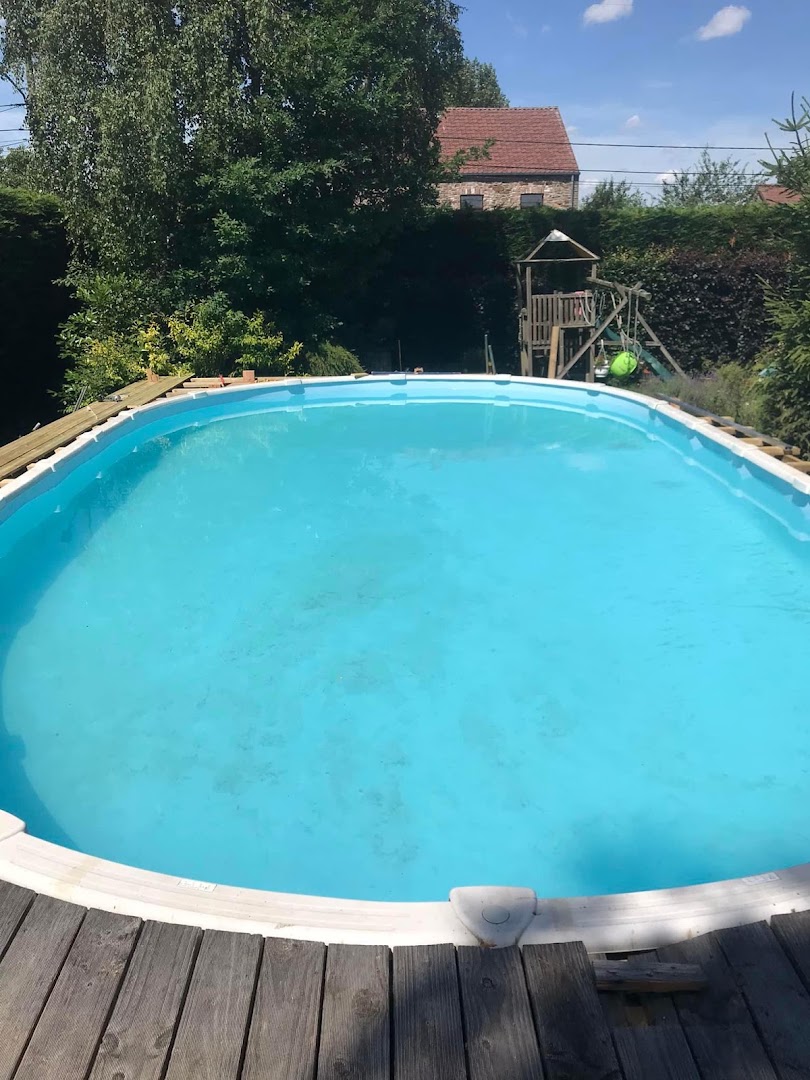 Foto van GH Pool in Havelange, Zwembadenwinkel (foto 3)