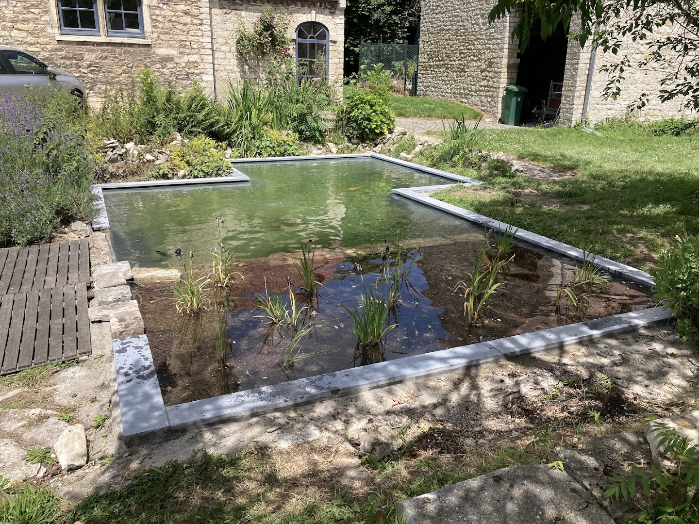 Foto van Végét'eaux - aménagements aquatiques - mares, étangs, baignades naturelles, bassins de jardins in Grez-Doiceau, Aannemer voor vijvers (foto 2)