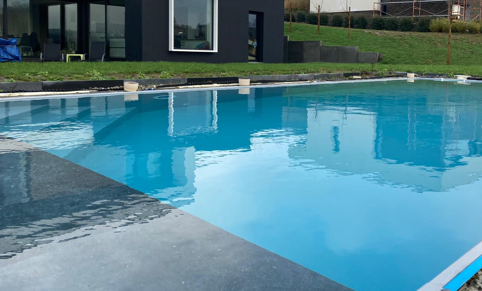 Foto van Webshop-Pools in Courcelles, Zwembadenwinkel (foto 3)