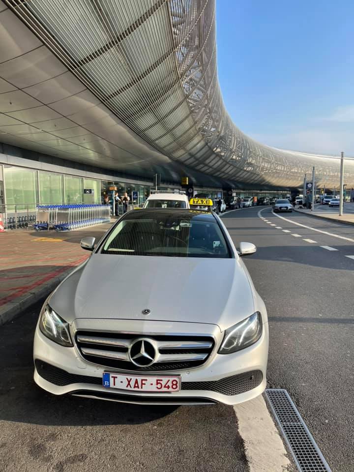 Foto van Taxi Service Hasselt in Hasselt — Taxibedrijf (foto 1)