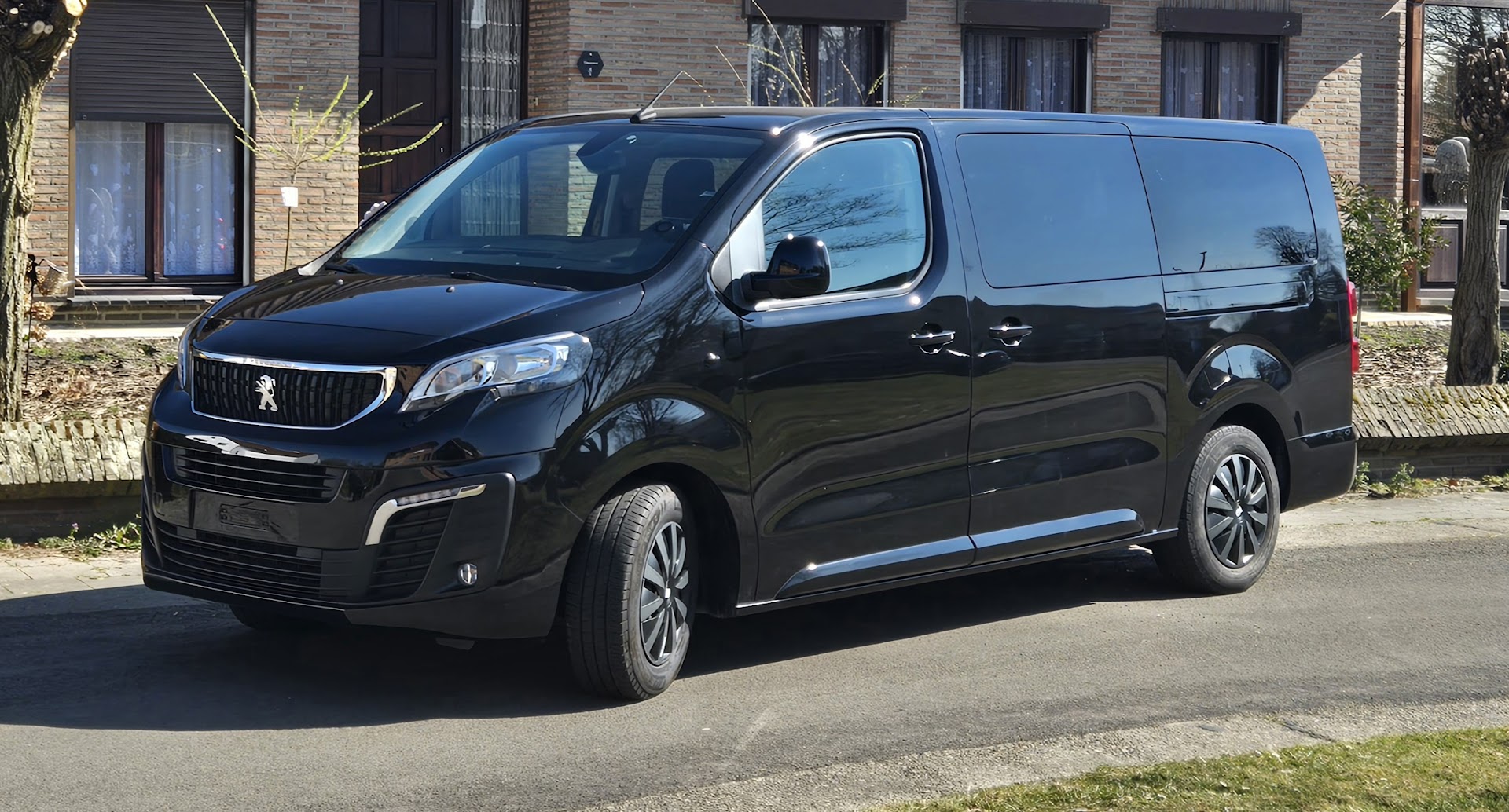 Foto van EO Taxi in Hechtel-Eksel — Taxibedrijf
