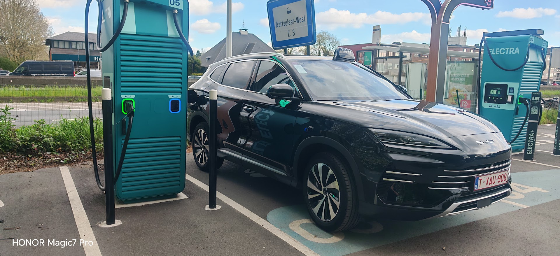 Foto van TAXI-TANIT COMPANY in Buggenhout — Taxibedrijf (foto 2)