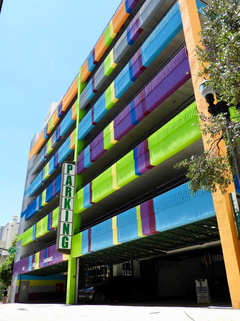 Foto van Cruise Parking Miami - Port of Miami Parking in Miami — Parkeerplaats