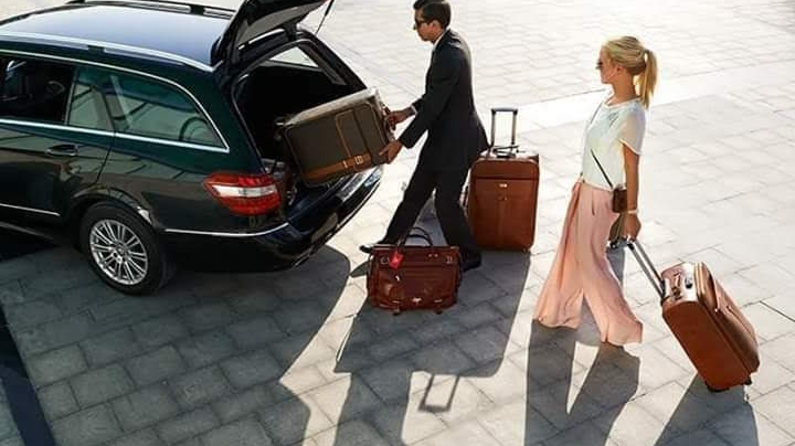 Foto van Driven Limousine Service in Denderleeuw — Pendeldienst naar luchthaven