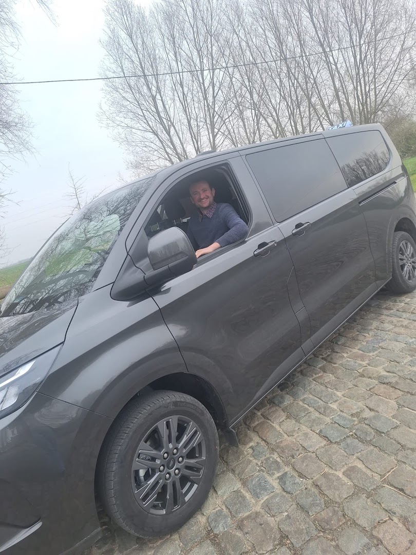 Foto van Taxi Loortje / luchthavenvervoer / koerier in Diksmuide — Taxibedrijf (foto 1)
