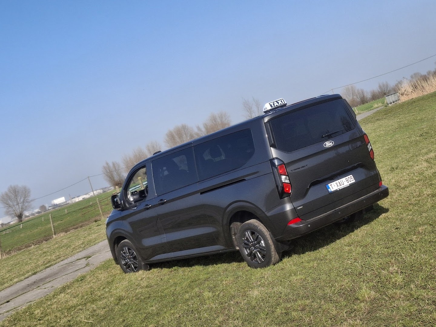 Foto van Taxi Loortje / luchthavenvervoer / koerier in Diksmuide — Taxibedrijf (foto 2)