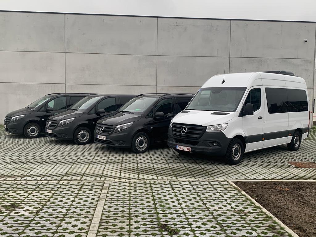 Foto van DM Taxi Service in Denderhoutem — Taxibedrijf