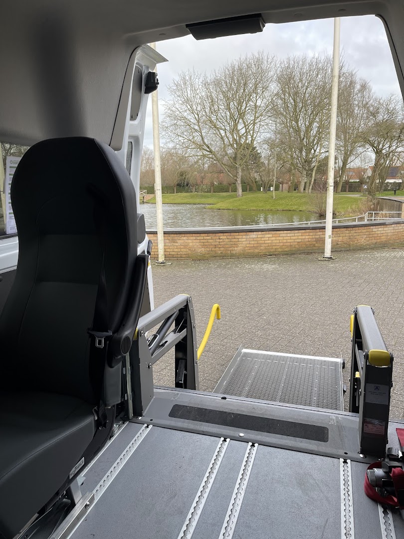 Foto van Ziekenvervoer Deroo in Veurne — Ambulancedienst (foto 2)